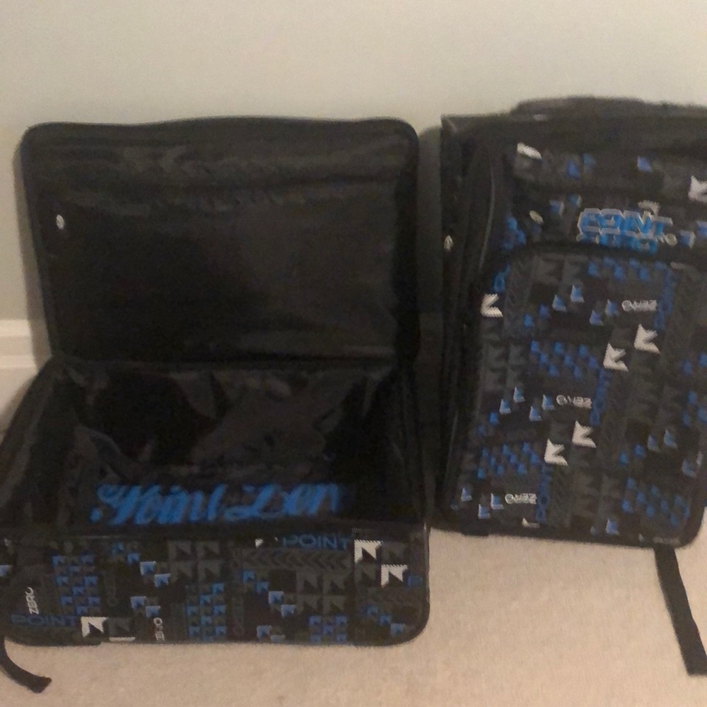 Point Zero. Carry on bags